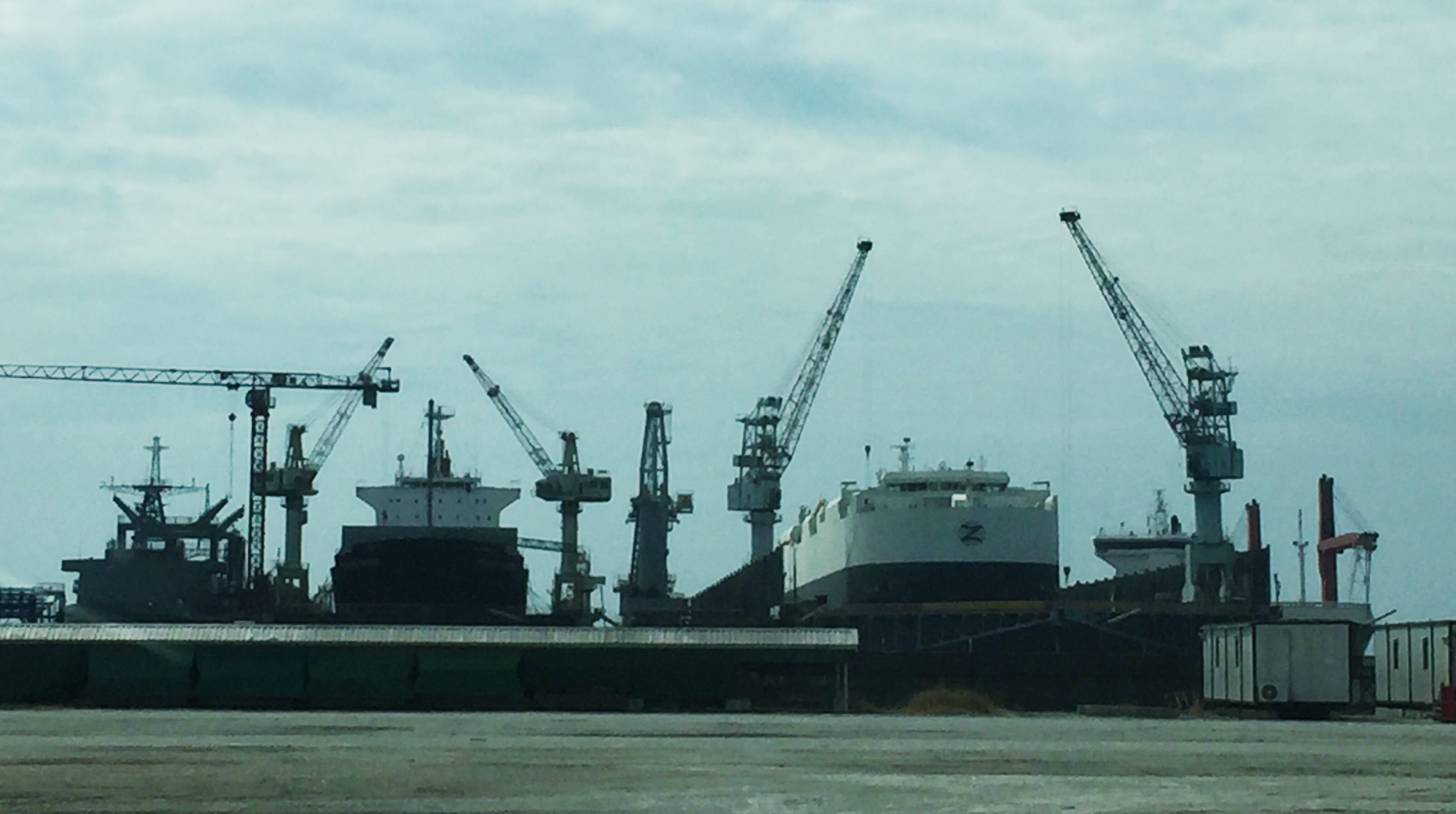 อุตสาหกรรมต่อเรือและซ่อมเรือ